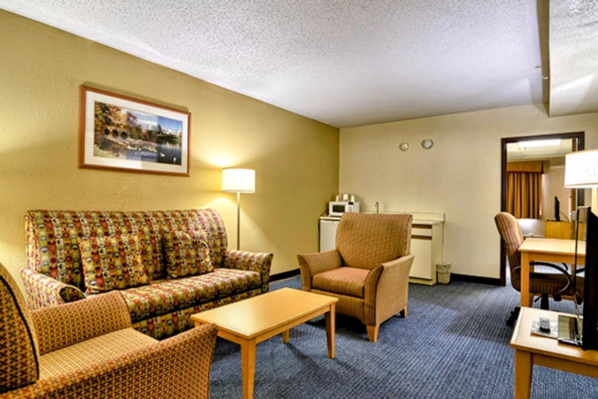 Millinocket Katahdin Inn & Suites מראה חיצוני תמונה