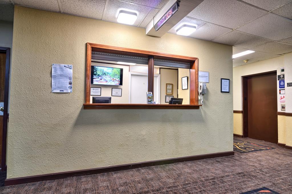 Millinocket Katahdin Inn & Suites מראה חיצוני תמונה