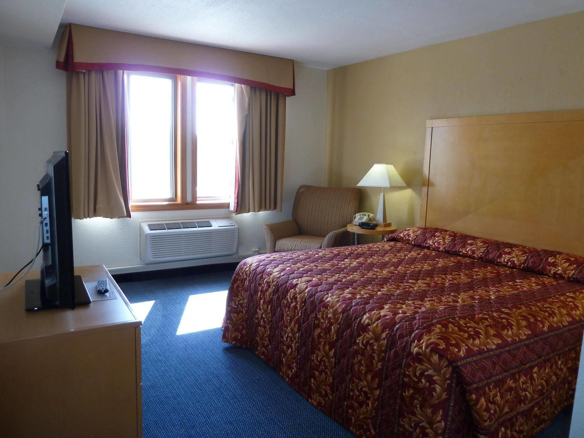 Millinocket Katahdin Inn & Suites מראה חיצוני תמונה