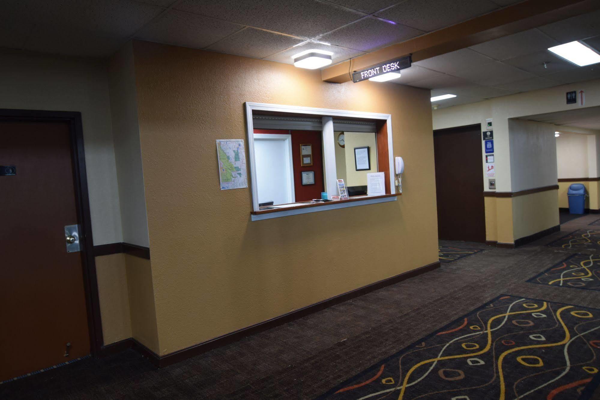 Millinocket Katahdin Inn & Suites מראה חיצוני תמונה